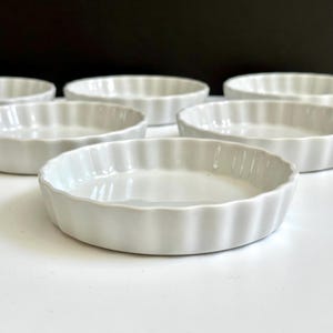 Sur La Table Crème Burlee Dishes, Set of 6, Individual Quiche Tart Dishes, Porcelain Fluted Sides
