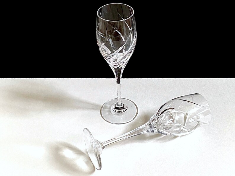 Mikasa Olympus Wine Glasses, Set of 2, Swirled Cuts in Bowl, Clear Stem
