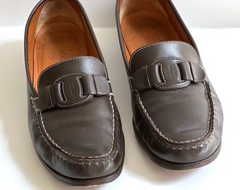 Authentic Salvatore Ferragamo Brown Suede Leather Shoes Gold  display picture 1