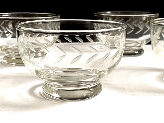 Footed Glass Dessert Cups, Set of 4, Gray Cut Arrows, Glass Pudding Cups,  Footed Fruit Cups, Round Ice Cream Cups 