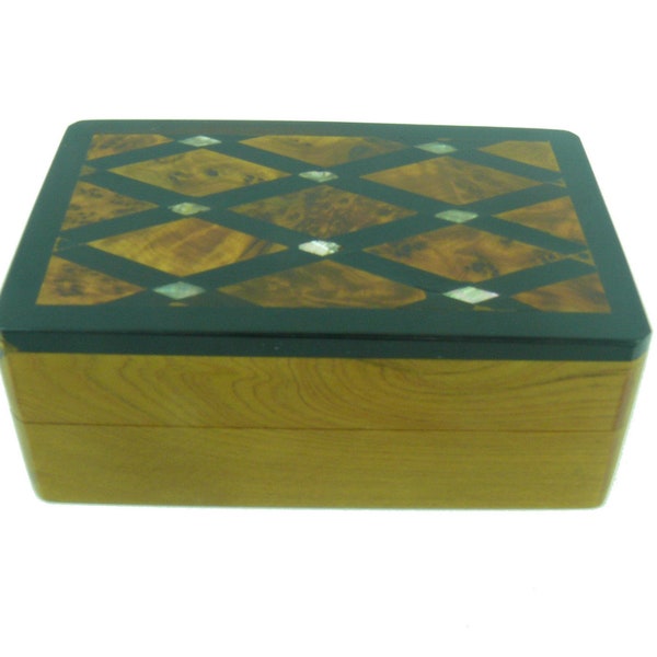 Oriental wooden casket box box storage box jewelry thuja