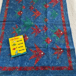 Jugendstil Quilt “Something Fishy” Design. "Ich habe ""One Fish Two Fish"" umbenannt, so dass es als Set mit dem Buch von Dr. Seuss mit dem gleichen Titel gefaltet werden kann."