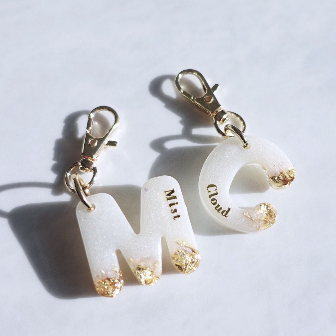 Letter Flake Tags | Pet IDs | Pet Tags | Resin Tags | Cat & Dogs Accessories | Keychain | Aegyopup