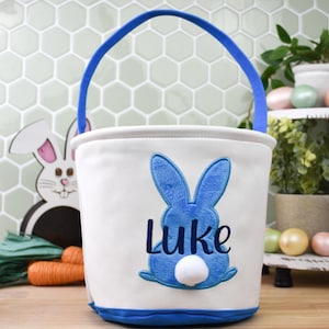 Bestickter Osterkorb mit Namen, personalisierter rosa oder blauer Häschen-Eiersuche-Eimer für die Osterfeiertage für Jungen oder Mädchen