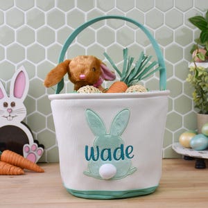 Personalisierter Osternkorb mit individuell gesticktem Namen, rosa, türkisblauem Häschen-Eiersuche-Eimer für Osterferien Geschenk für Jungen oder Mädchen