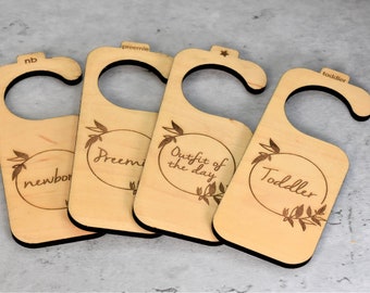 Custom Baby Closet Dividers, Laser Engraved Walnut Maple Wood, Organize Outfits by Size, Unisex Design, Baby Shower Gift, New Baby Present