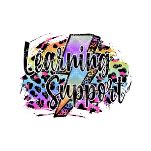 Puede incluir: Un diseño gráfico colorido con un rayo y las palabras "Learning Support" en texto negro. El fondo es un estampado de leopardo rosa, azul y negro.