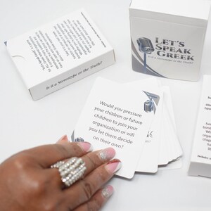 Parlons grec : jeu de cartes pour les membres d'une organisation avec lettres grecques