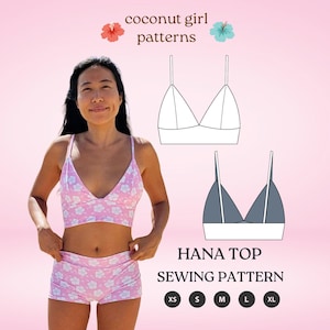 Op de afbeelding: Een vrouw draagt een roze top en short met bloemenprint. De afbeelding bevat een diagram van een bh-top en de tekst "HANA TOP SEWING PATTERN" met maten XS tot XL. De woorden "coconut girl patterns" staan bovenaan.