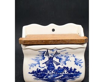 Nanco blue and white lidded ceramic salt box