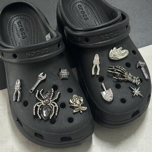 Cool Mental Croc Charms Set For Girls Boys Croc Pin Shoe Charm For Men Women Personalized Croc Jewelry