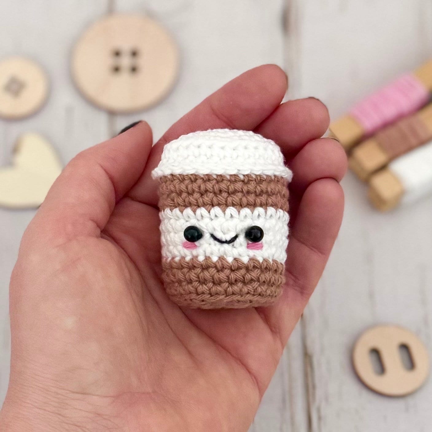 シ*イ様 再出品◎ コーヒーカップくんの編みぐるみキーホルダー