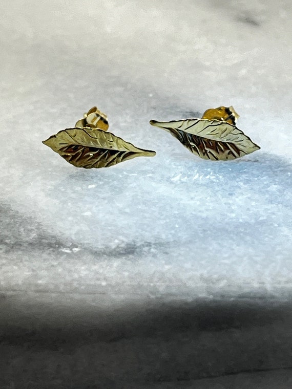 Vintage 14K Yellow Gold Post Leaf Earrings