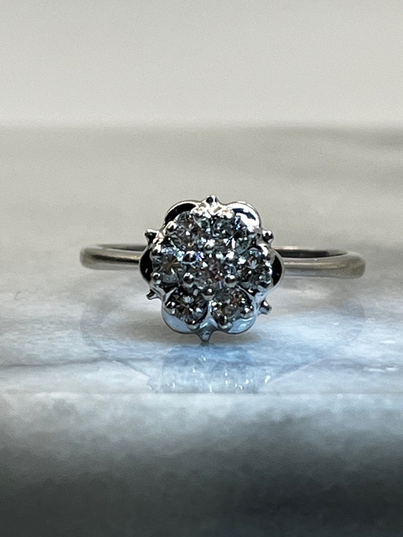 Vintage 14K Diamond Cluster Ring