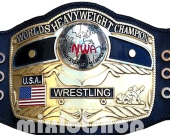 Cinturón de campeón mundial de peso pesado de la NWA, con cúpula y cuero cromado.