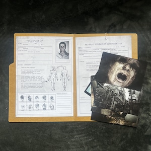 Wrenwood Hotel Fallrapportfiler, Resident Evil Requiem-inspirerad rekvisita, Survival Horror-spelmemorabilia, Biohazard-present