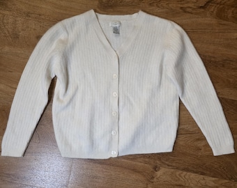 Cárdigan de punto blanco crema de lana de cordero y pelo de conejo de angora de Vintage Yarnworks
