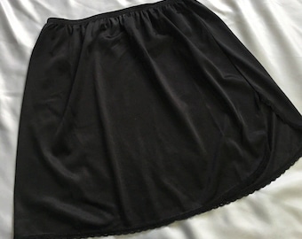 Vintage Vassarette Black Half Slip Nylon Made In USA Size Small/38