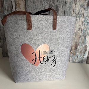 Filztasche "LEHRERIN MIT HERZ" personalisiertes Geschenk für Lehrerin und auch alle Berufe