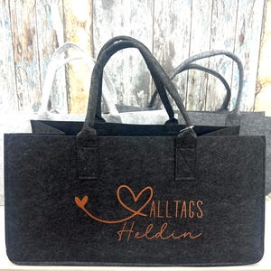 Personalisierte XL Filztasche ALLTAGSHELDIN personalisierbar mit Namen
