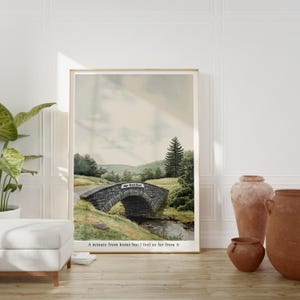 A Minute from Home Print - Aquarell Kunst - Gemütliches Dorf Natur Poster - Trendige Wanddekoration - Geschenkidee - Alger Brook Road Landschaftskunst