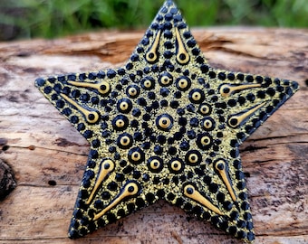 Star Magnet, Handmade, Hand painted, Hand crafted, Shiny, Fridge magnet, magnets, art, painting, stars, gold, black, gifts, cute, gift