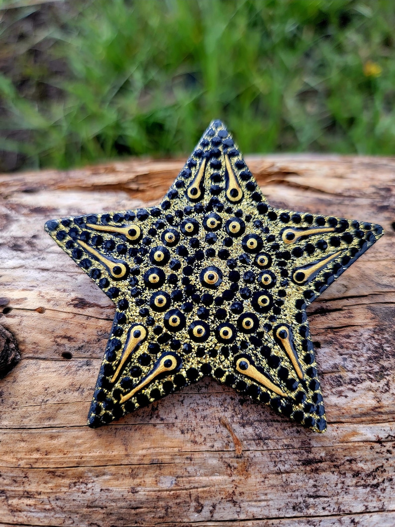 Star Magnet, Handmade, Hand painted, Hand crafted, Shiny, Fridge magnet, magnets, art, painting, stars, gold, black, gifts, cute, gift image 1