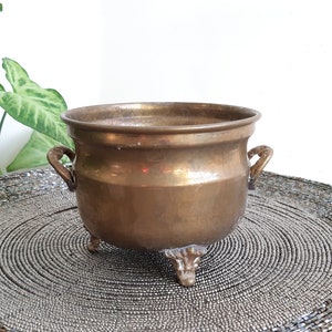 Vintage copper three legged pot, copper bowl with handles, rustic decor, copper objects.