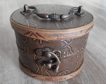 Vintage round box. Brown box. Jewelry Box. Wooden box. Retro box.