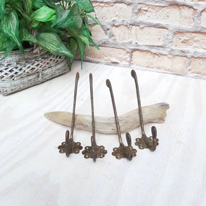 Vintage Doppelhaken, 4 Metall Kleiderhaken, Retro Kleiderbügel.