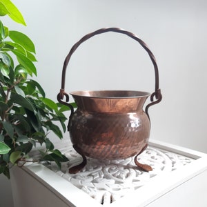 Wrought copper cauldron, copper pot with handle, wrought copper vessel, rustic decor, retro copper pot.
