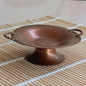 Vintage copper candle holder. A small copper candlestick. Copper saucer with handles. Home decor