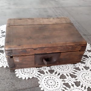 Old wooden box. Lathe box. Vintage Tool Box. Craftsman Tool Storage Work Box. Vintage Rustic Decor.