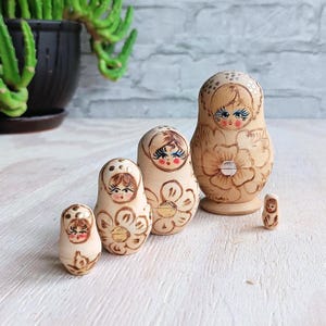 Wooden Matryoshka Set, 5 Vintage Wooden Dolls, Russian Small Dolls, Matryoshka, Babushki