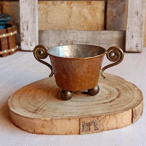 Copper brass bowl. Vintage three-legged pot with handles. Swedish copper vessel.