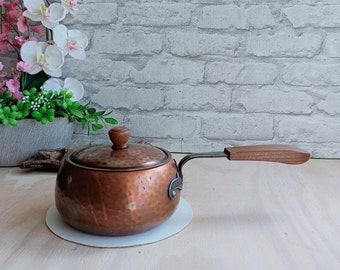Retro koperen pan, pot met handvat, koperen pan met deksel, rustiek koperen decor, vintage koper