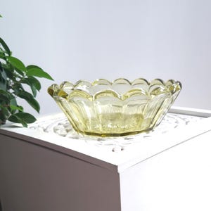 Vintage glass fruit bowl. Candy holder. Fruit bowl. Glass kitchen utensils.
