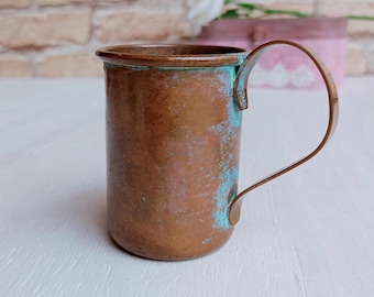 Vintage copper measuring jug, old small measuring cup with handle, bar decor, vintage kitchen utensils.