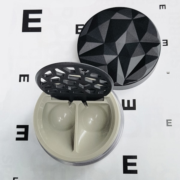 Geometric Lensbix contact lens case. The perfect contact lens box for innovative use in a futuristic look.