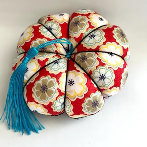 Cojín de alfileres de tela Liberty vintage / Cojín de alfileres de tela / Cojín de alfileres de Tana Lawn