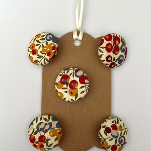 Liberty fabric covered buttons/ fabric buttons/ handcovered fabric buttons