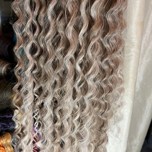 Ash blonde wavy dread extensions | Synthetic dreadlock extensions | DE dreadlocks braid in extensions