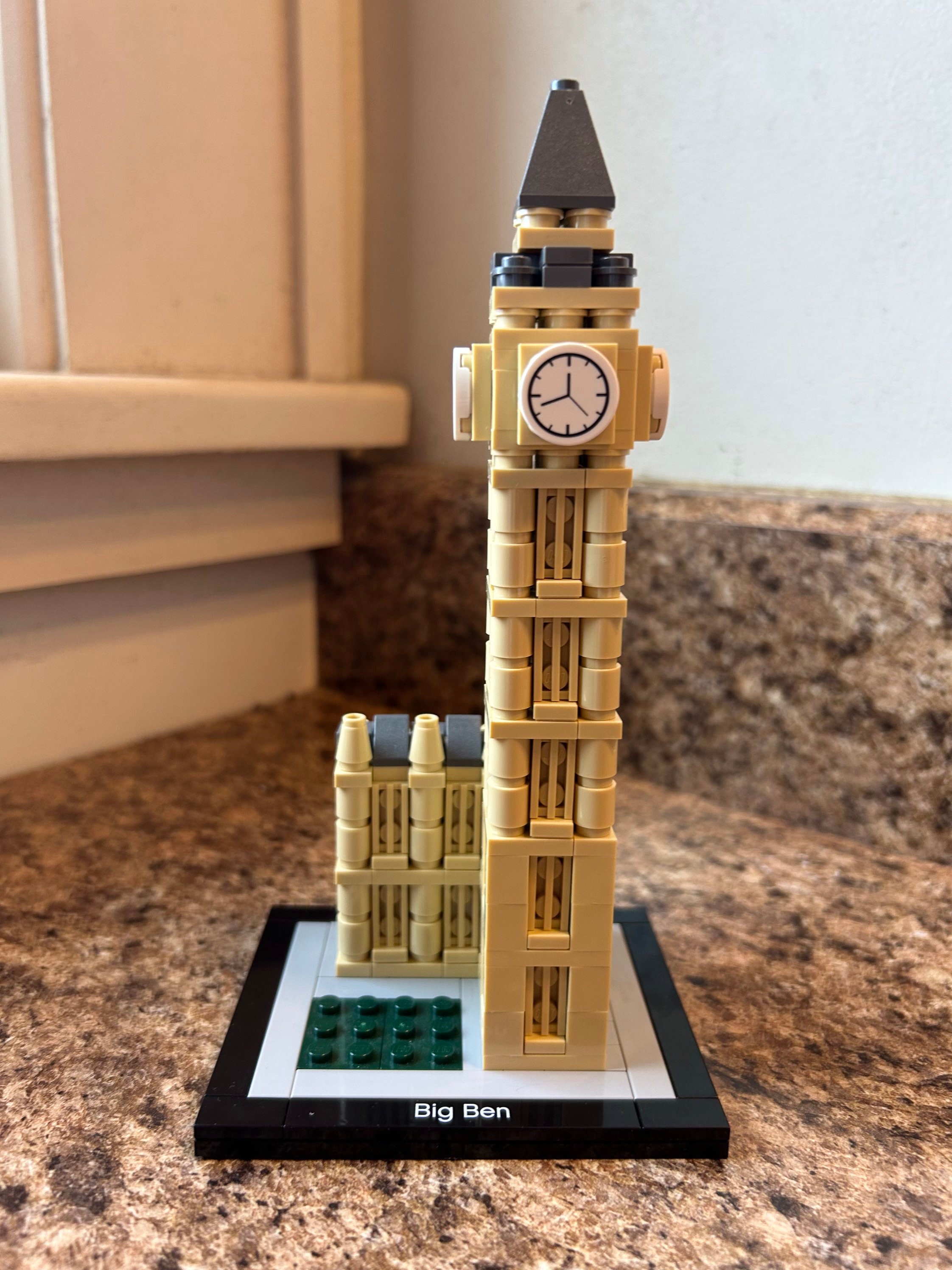 Lego architecture 21013 hotsell
