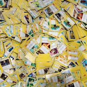 20 cartas Pokémon elegidas al azar