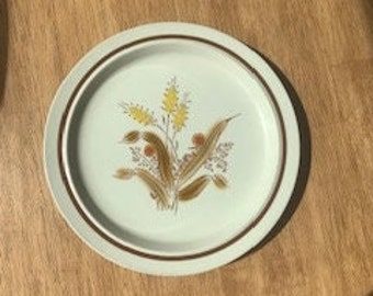 1970s Vintage Wheat Pattern Stoneware Plates