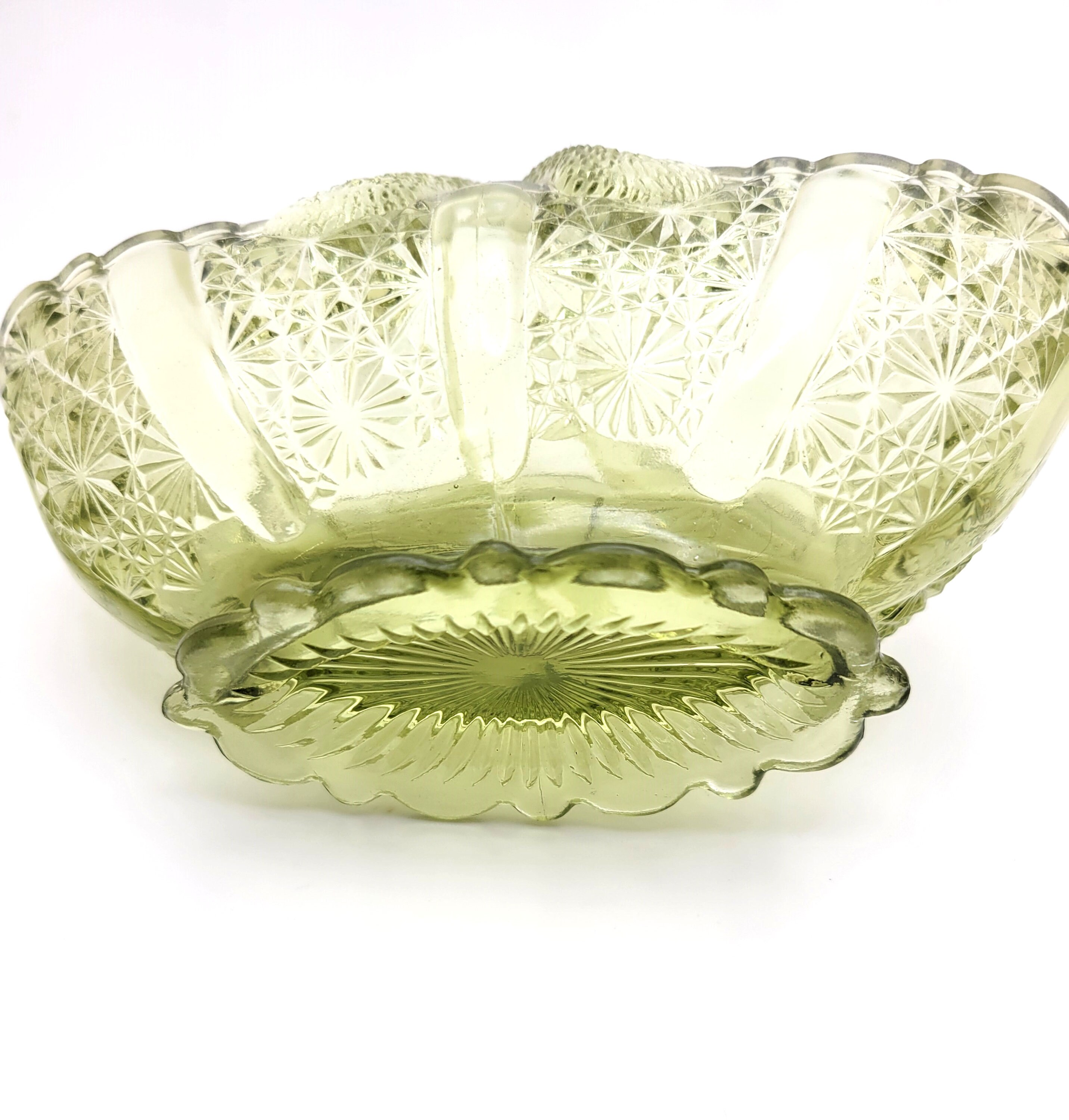 Fenton Green Glass Basket, Colonial Daisy & Button Pattern Fenton Art