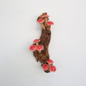 Hand-painted Red Mushrooms Deco, Wooden Mushroom Wall Art, Hand-painted Mushroom Wall Hanging, Nature-inspired Home Deco, Handicraft For Mom