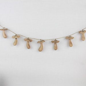 Wooden Mushroom Garland Wall Decorations, Mushroom Wall Art, Garland Mushroom For Wall Art Indoor Decor, Handmade Gift for Valentine Day