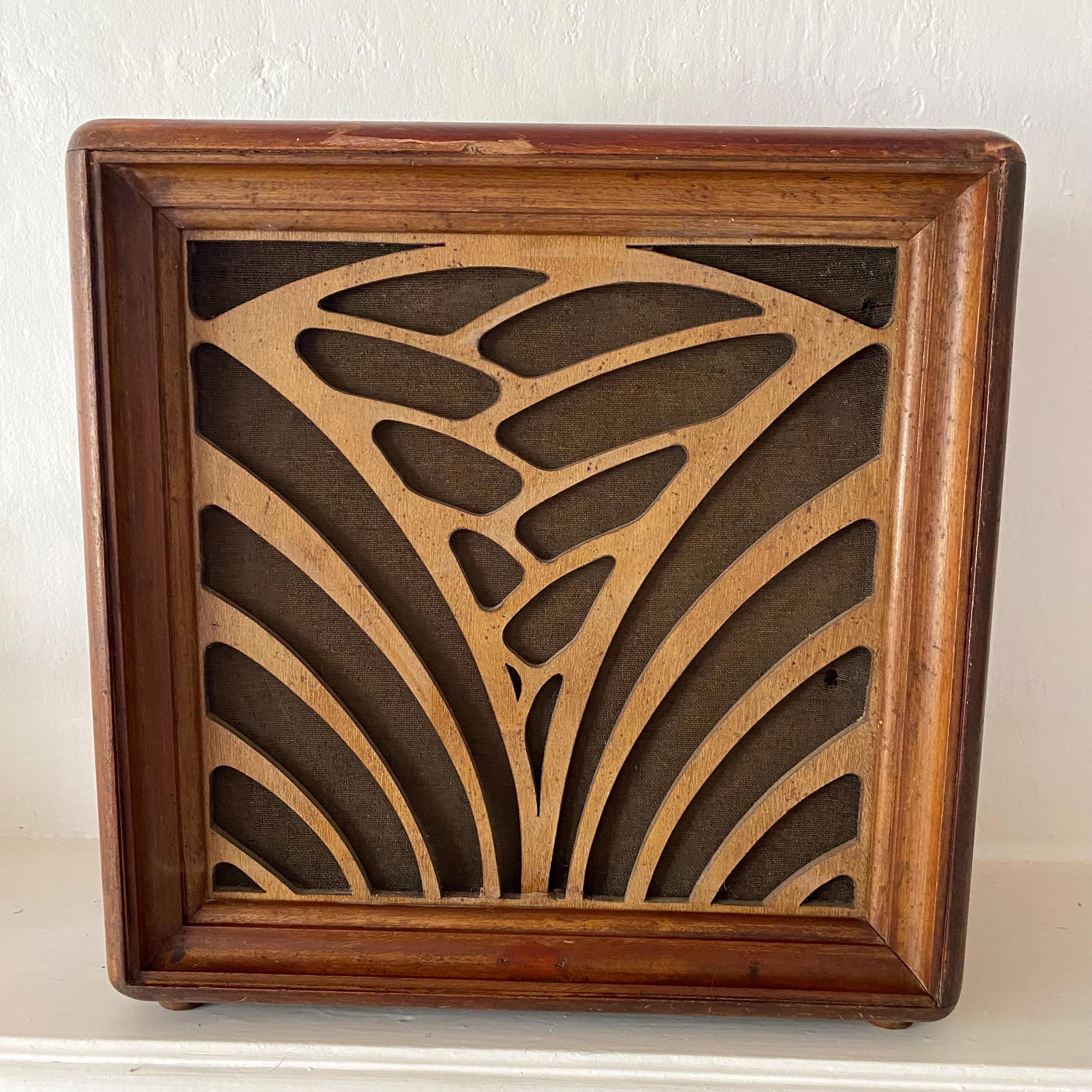 アンティークのアールデコ調木製ラジオスピーカー - Etsy 日本