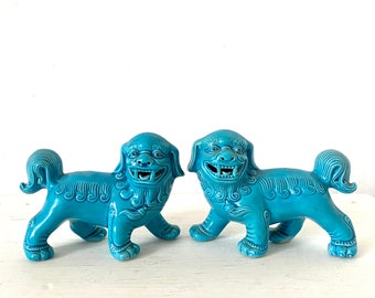 Pair of Fô dogs, Chinese ceramic lion sculpture